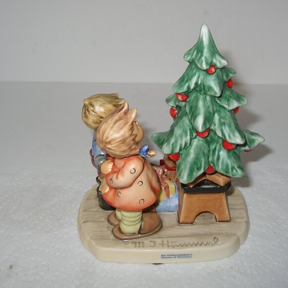 Goebel Hummel  Figurine “WONDER OF CHRISTMAS” #2015 TMK7 w/Teddy 7" Tall MINT - Picture 6 of 13